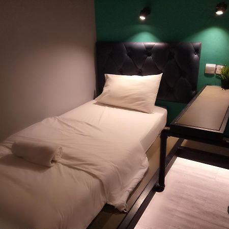 Tube Hotel Klebang Melaka Zewnętrze zdjęcie